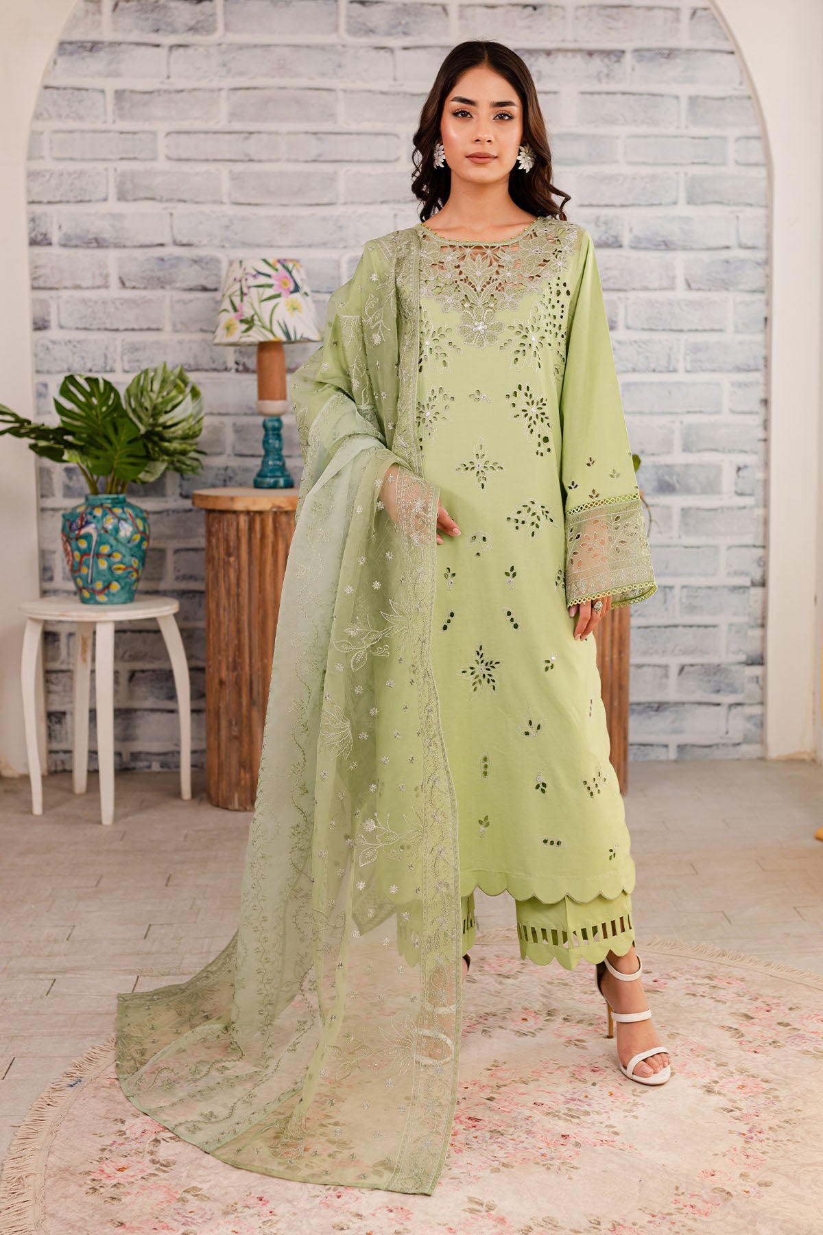 Buy Pakistani suits online at Best Price | COD | Free Shipping
